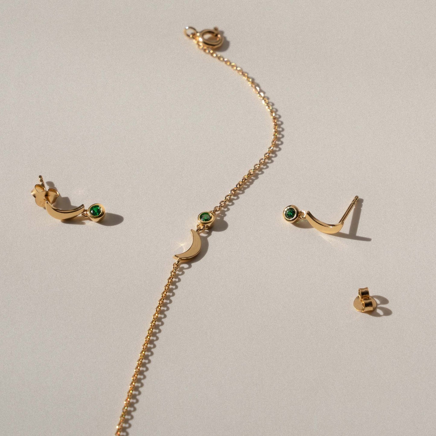 Violet's Gift coffret cadeau bracelet et clous d'oreilles en argent sterling 925 plaqué or avec pierres de zircon vert